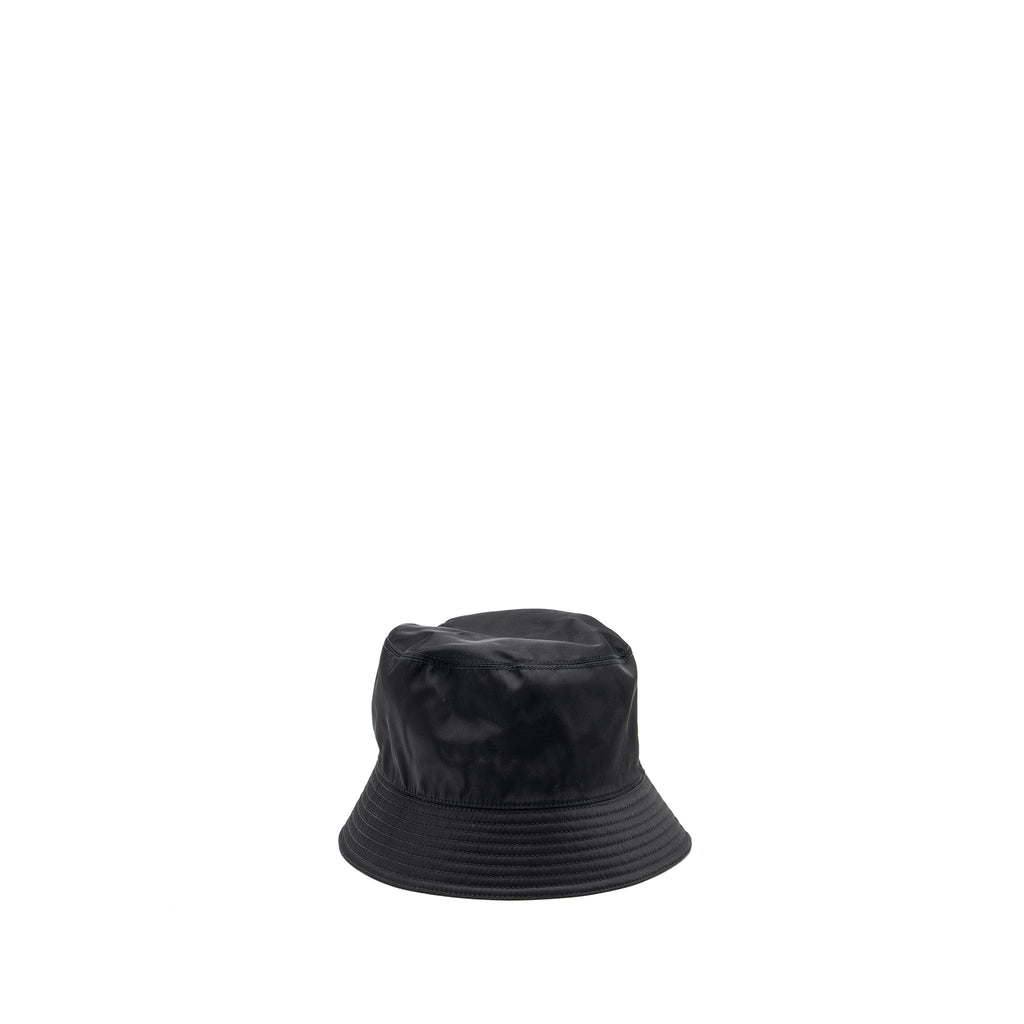 PRADA RE-NYLON BUCKET HAT BLACK Mサイズ Logo Re-Nylon bucket hat in black - Prada | Mytheresa