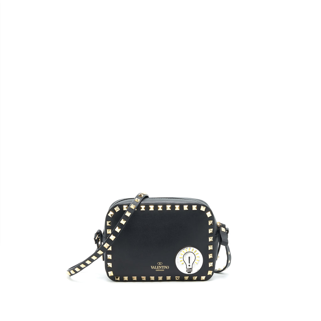 Valentino rockstud camera hot sale crossbody bag