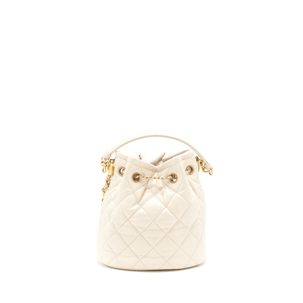 White chanel bucket online bag