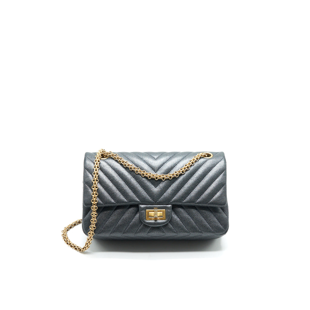 Chanel on sale reissue chevron