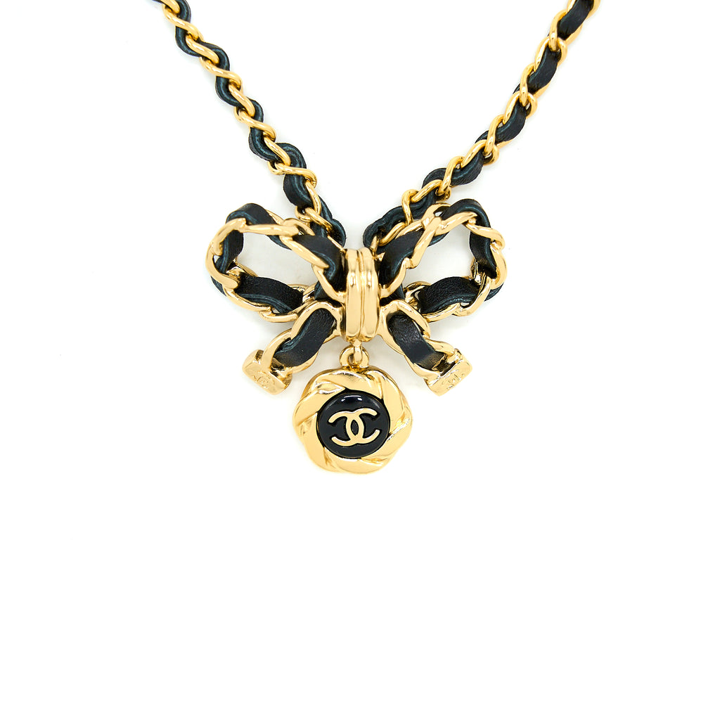 Chanel ribbon outlet necklace