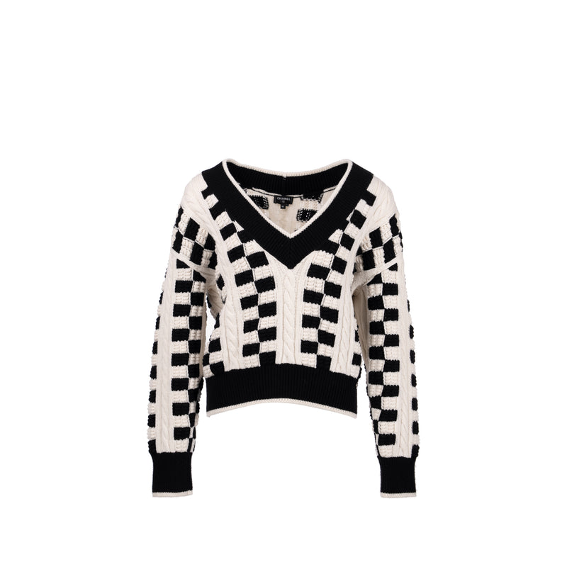 CHANEL Size 40 Sweater Cashmere Black/ White