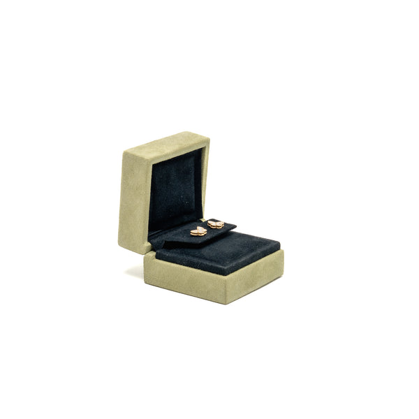 Van Cleef and Arpels Sweet Butterflies earstuds 18k yellow gold, mother of pearl