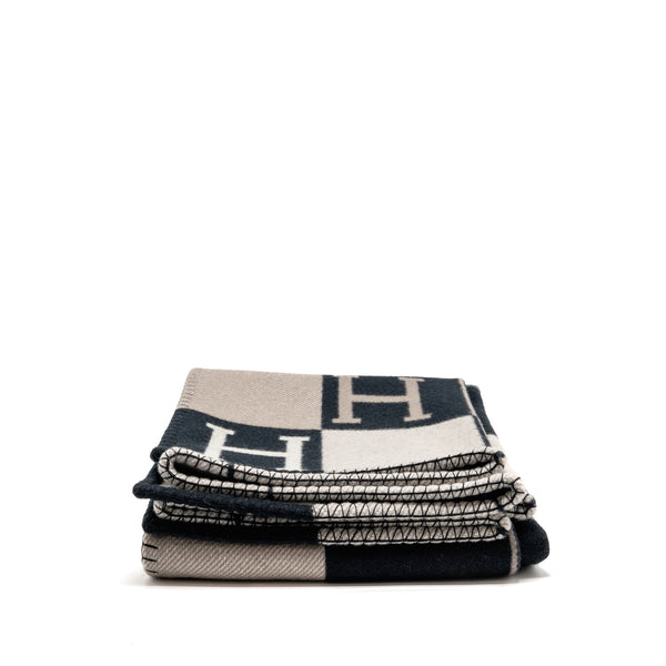 Hermes Avalon III Throw Blanket Merinos Wool/Cashmere Ecru/Noir