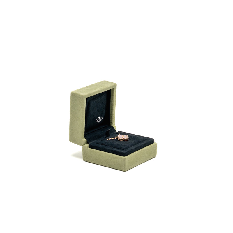 Van Cleef & arpels 2025 holiday pendant pink mother of Pearl rose gold with diamond
