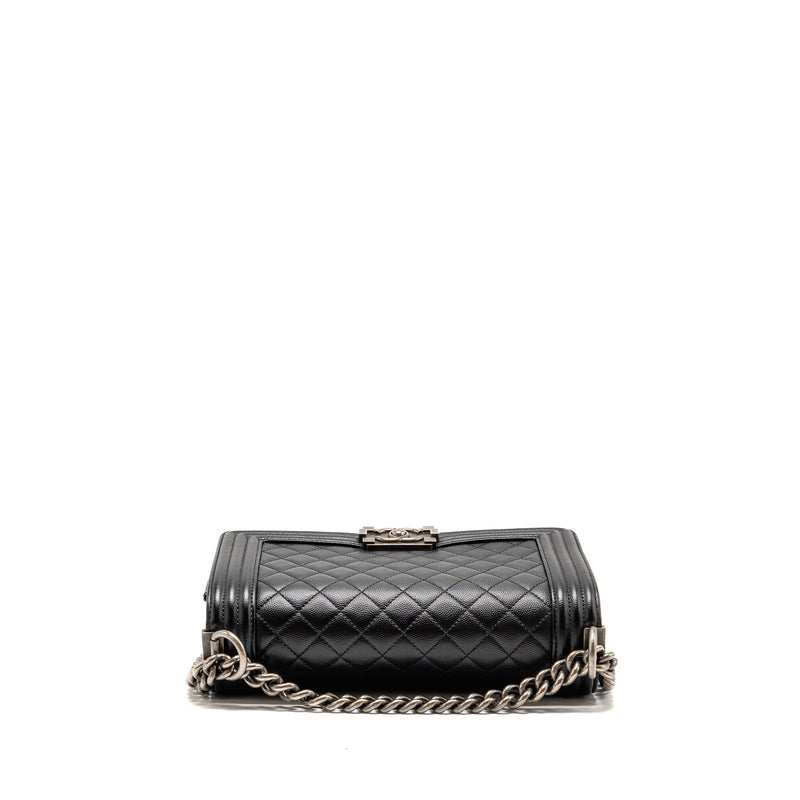 Chanel Medium Boy Bag Caviar black ruthenium silver hardware