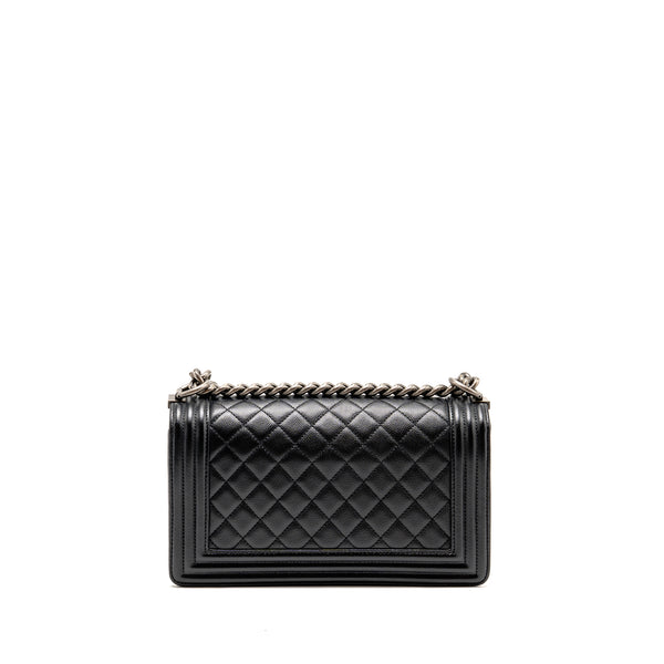 Chanel Medium Boy Bag Caviar black ruthenium silver hardware