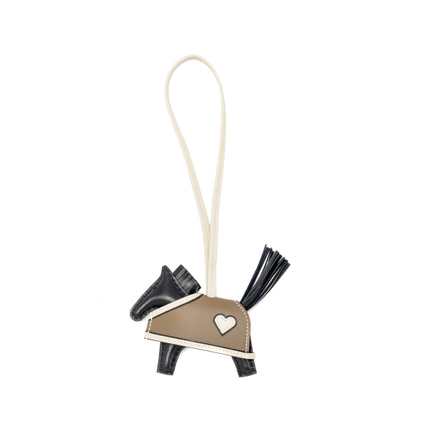 Hermes Rodeo PM Robeo Cueur Agneau Black/Craie/Etoupe Stamp K