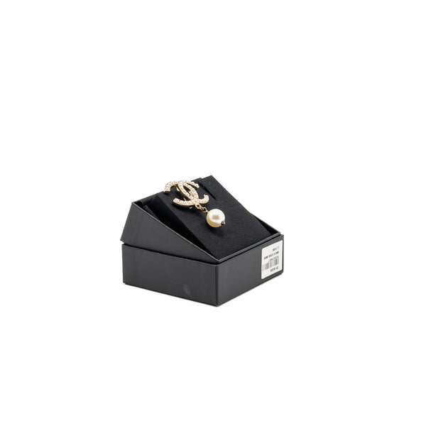 Chanel CC Brooch Pearl Drop Light Gold Tone
