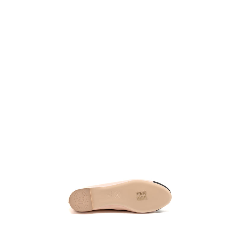 Chanel Size 36 24C Mary Janes Ballet Flats Lambskin Light Pink/Black and Logo Leg Warmers Cotton Light Pink (Sell in a set)