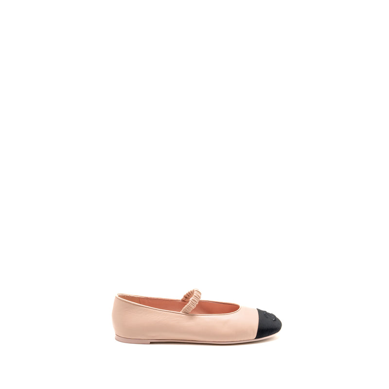Chanel Size 36 24C Mary Janes Ballet Flats Lambskin Light Pink/Black and Logo Leg Warmers Cotton Light Pink (Sell in a set)