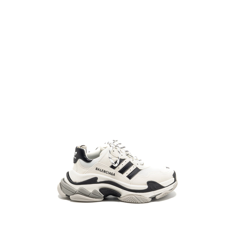 Balenciaga x Adidas Size 39 Triple S Sneaker Limited Edition Leather/Mesh Black/White
