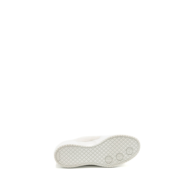Chanel Size 38 Letter Logo Sneakers Calfskin/Suede White