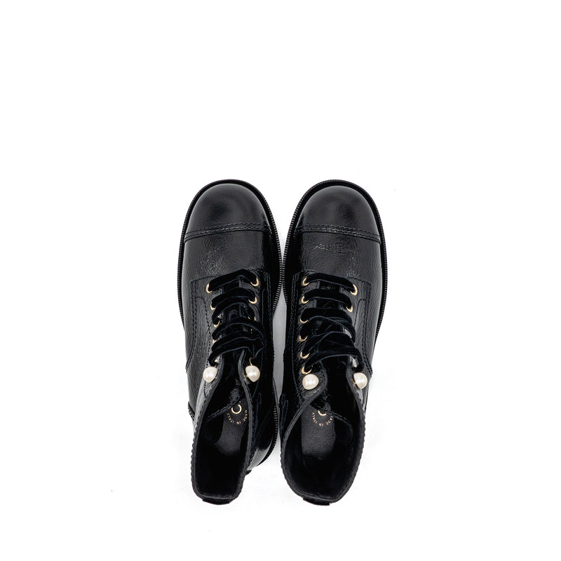 Chanel size 39 lace up boots shiny calfskin black