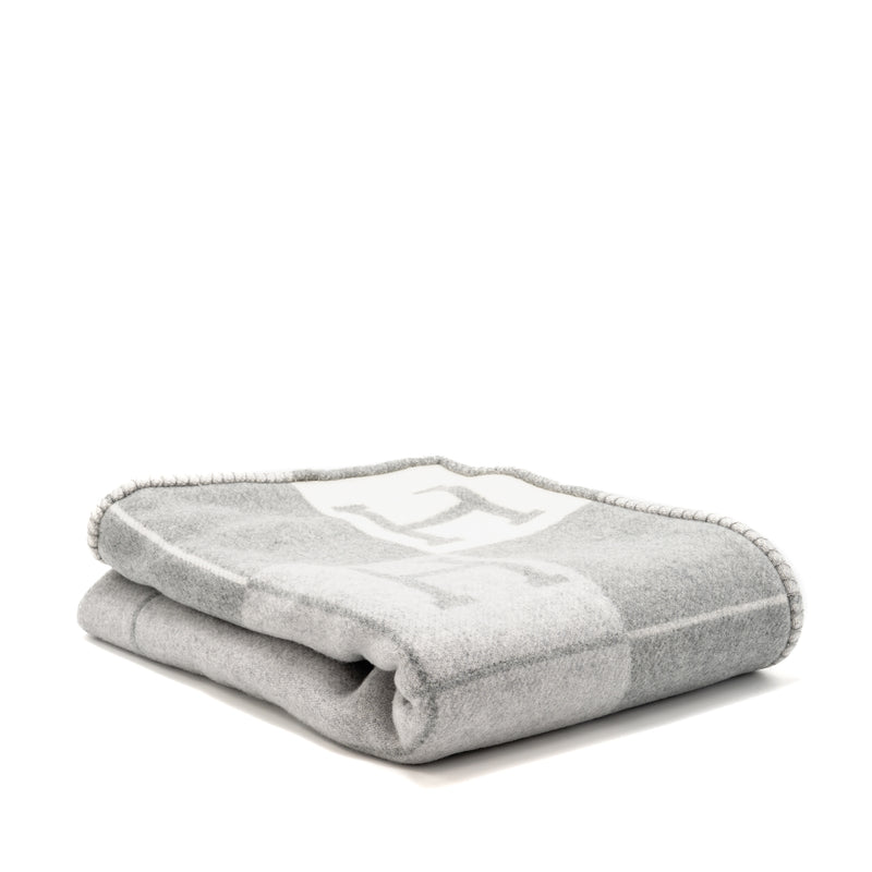 HERMES Avalon Throw Blanket Gris Clair