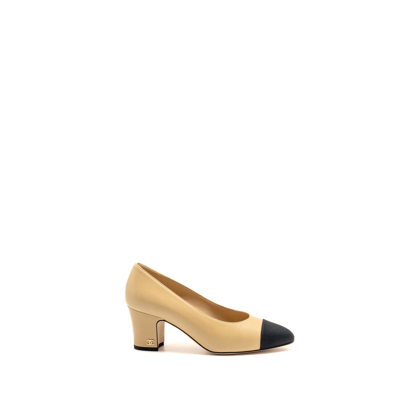 Chanel Size 36 Pump lambskin beige / black