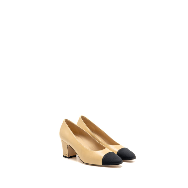 Chanel Size 36 Pump lambskin beige / black