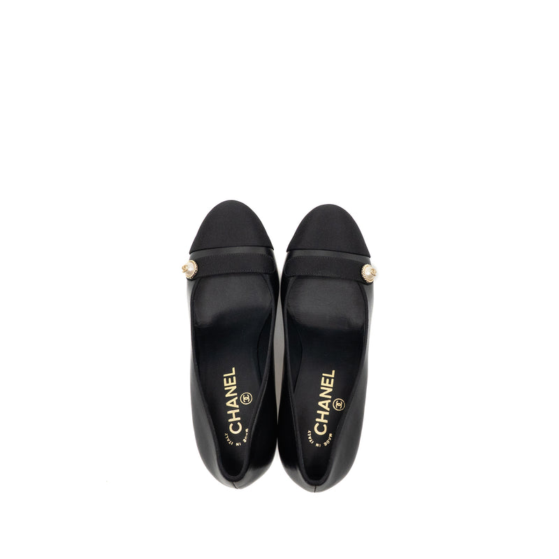 Chanel Size 36 CC Pearl Pumps Leather/Grosgrain Black