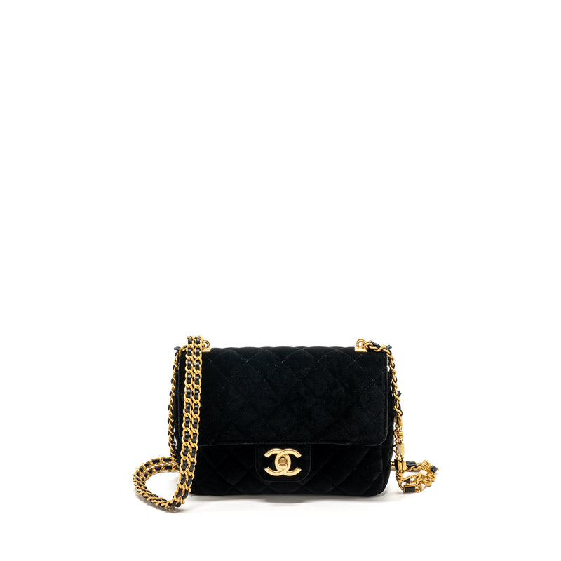 Chanel 22B Chanel on chains square flap bag velvet black GHW (Microchip)