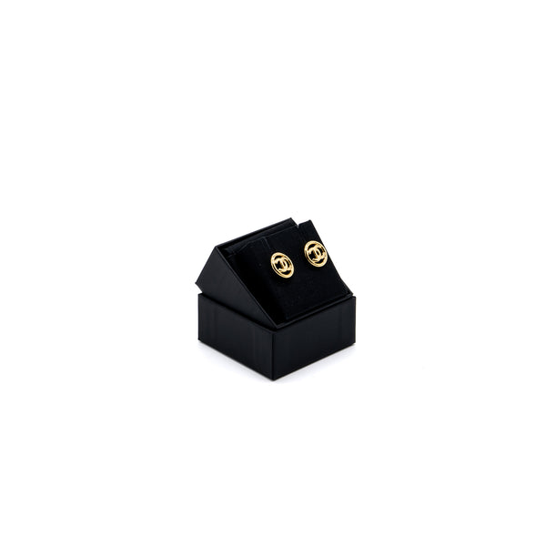 Chanel round and CC logo earrings gold tone