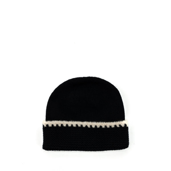 Chanel 23A cashmere beanie / hat black / white
