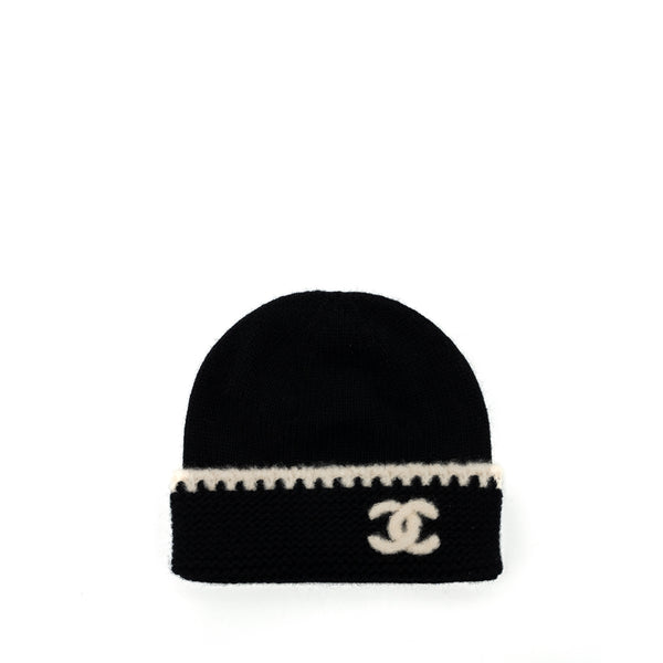 Chanel 23A cashmere beanie / hat black / white
