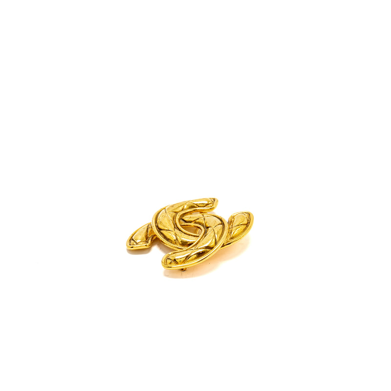 Chanel Vintage quilted CC logo Brooch Large model GOld TOne