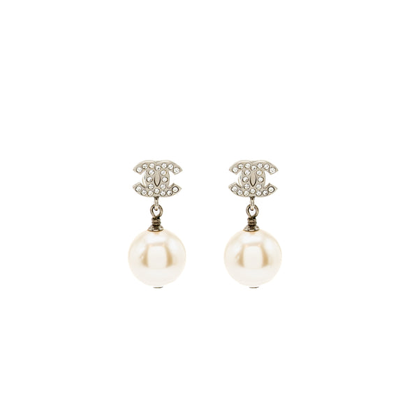 Chanel cc logo with pearl drop earrings silver tone