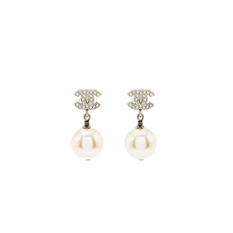 Chanel cc logo with pearl drop earrings silver tone