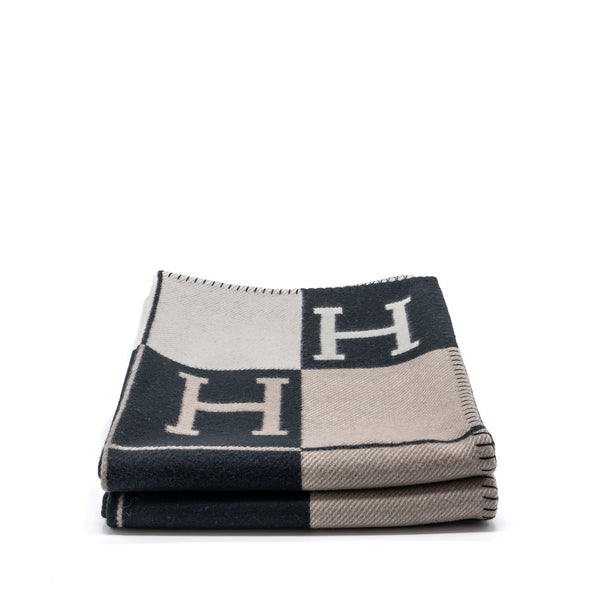 Hermes Avalon III Throw Blanket Ecru / Noir