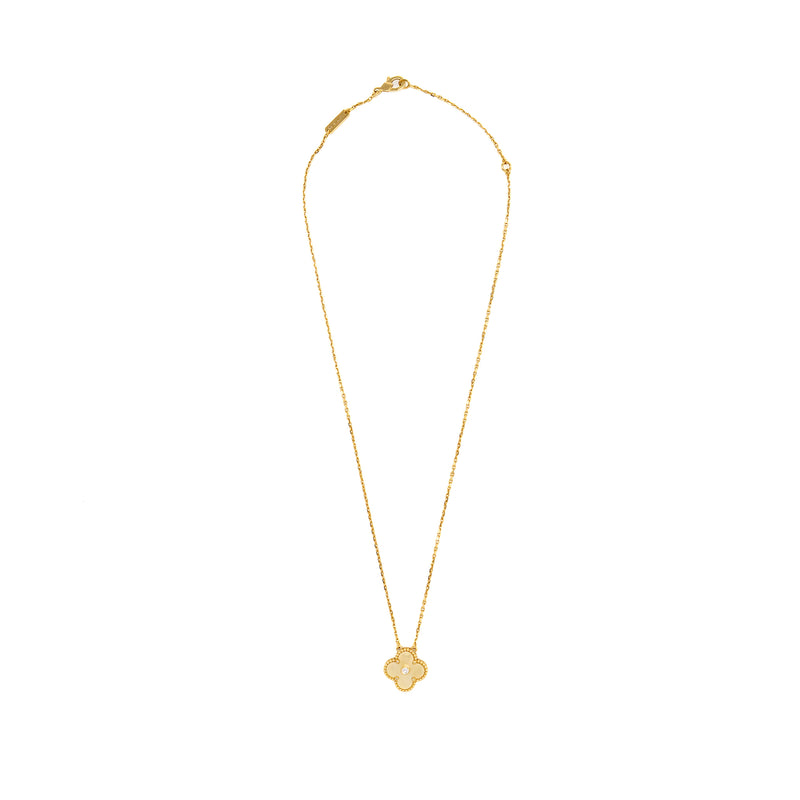 Van Cleef & Arpels 2018 Holiday Pendant Gold Mother-of-Pearl Yellow Gold with Diamond
