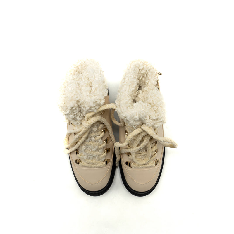 Chanel 20k Size 36 Shearling Boots Beige/Black