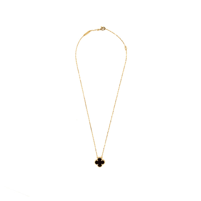 Van Cleef & Arpels Vintage Alhambra Pendant Onyx, Yellow Gold