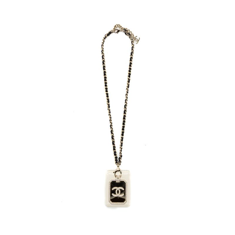 Chanel 21A Long Necklace Card Holder Leather Chain White LGHW