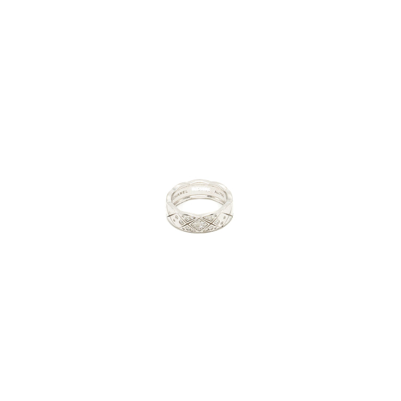 Chanel Size 54 Coco Crush Ring Small Version Quilted Motif White Gold, Diamonds