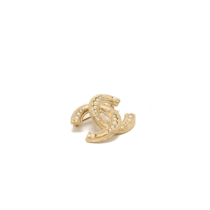 Chanel CC Logo Brooch Pearl Light Gold Tone