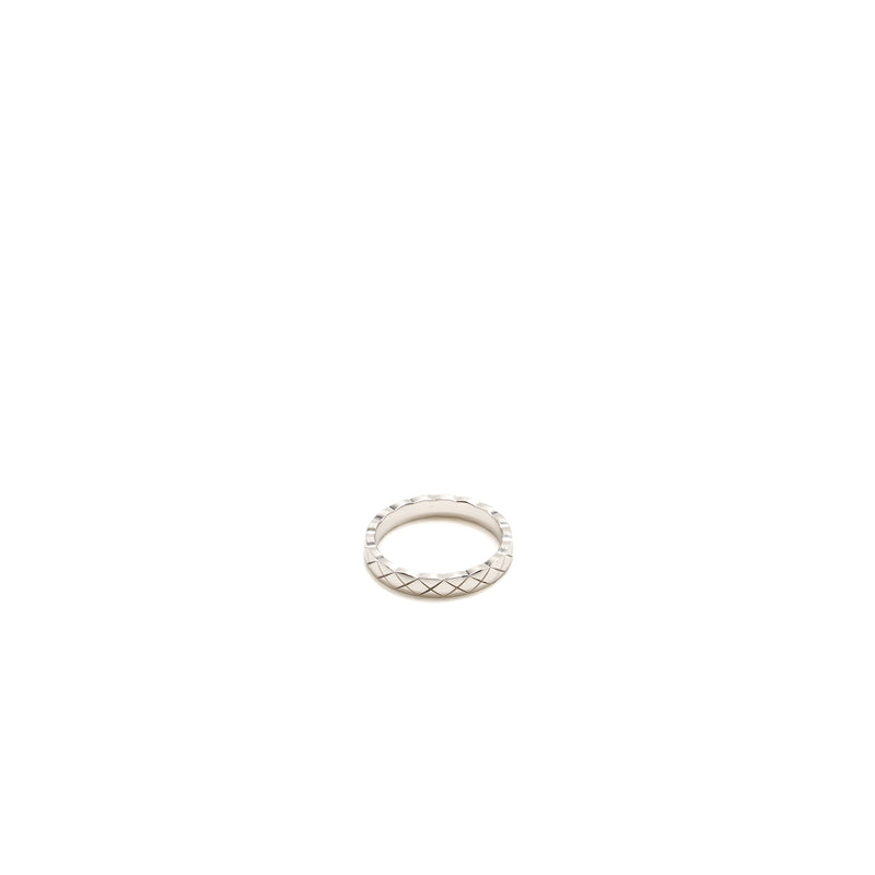 CHANEL Size 52 Coco Crush Ring, Mini Version Quilted Motif White Gold