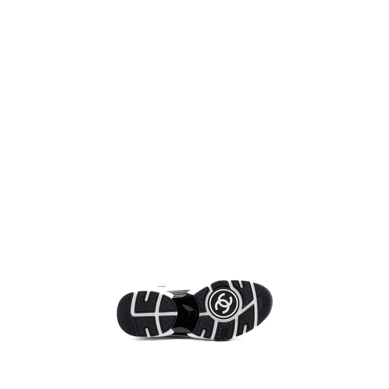 Chanel size 37 trainer / sneaker black / white