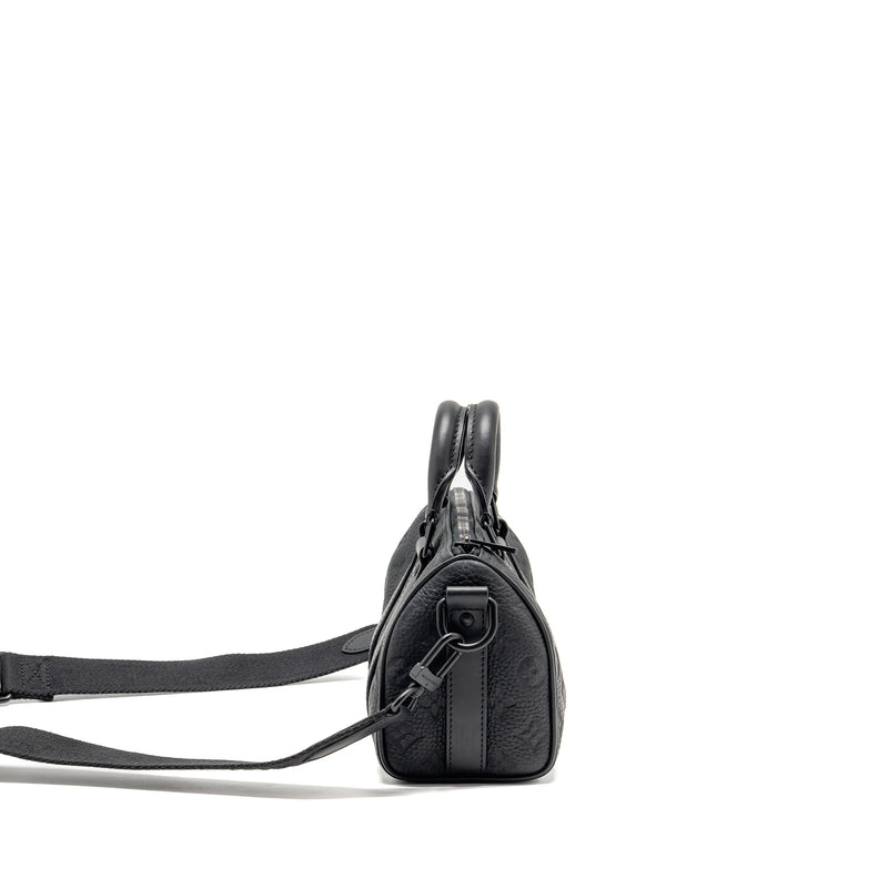 Louis Vuitton Keepall bandouliere 25 monogram Taurillon leather black with black hardware