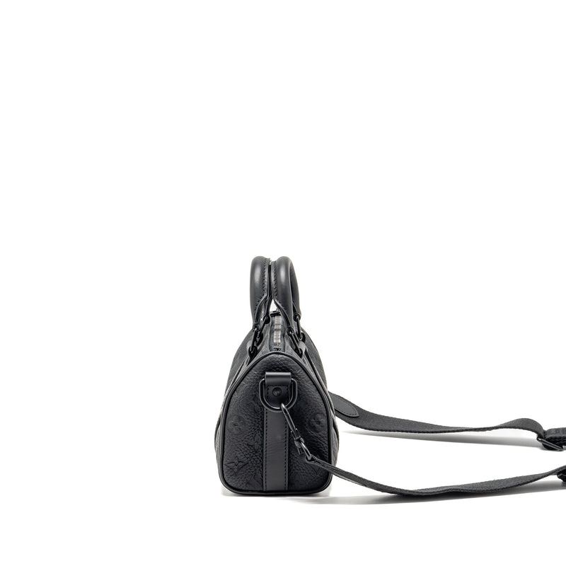 Louis Vuitton Keepall bandouliere 25 monogram Taurillon leather black with black hardware