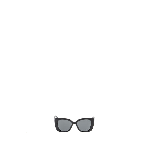 Chanel letter and cc logo sunglasses black / white