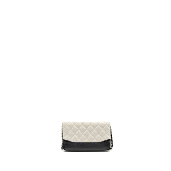 Chanel Gabrielle wallet on chain calfskin white / black multicolour hardware