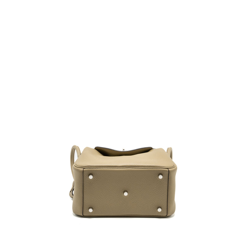 Hermes Lindy 26 Clemence 8Q Beige Marfa SHW Stamp W