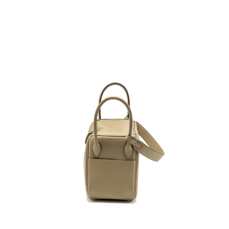 Hermes Lindy 26 Clemence 8Q Beige Marfa SHW Stamp W