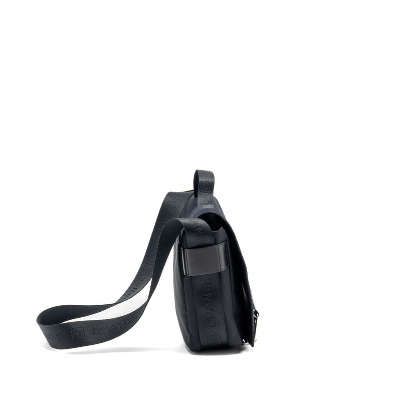 Chanel vintage messenger shoulder bag felt/canvas black SHW