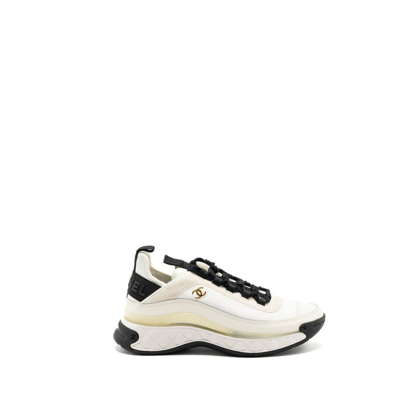 Chanel Size 38 Classic Sneaker Fabric/Suede Calfskin Black/White