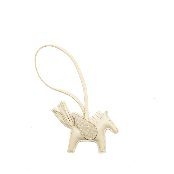 Hermes Rodeo Pegase PM Bag Charm Alligator Touch Craie/Nata/Beton Stamp U