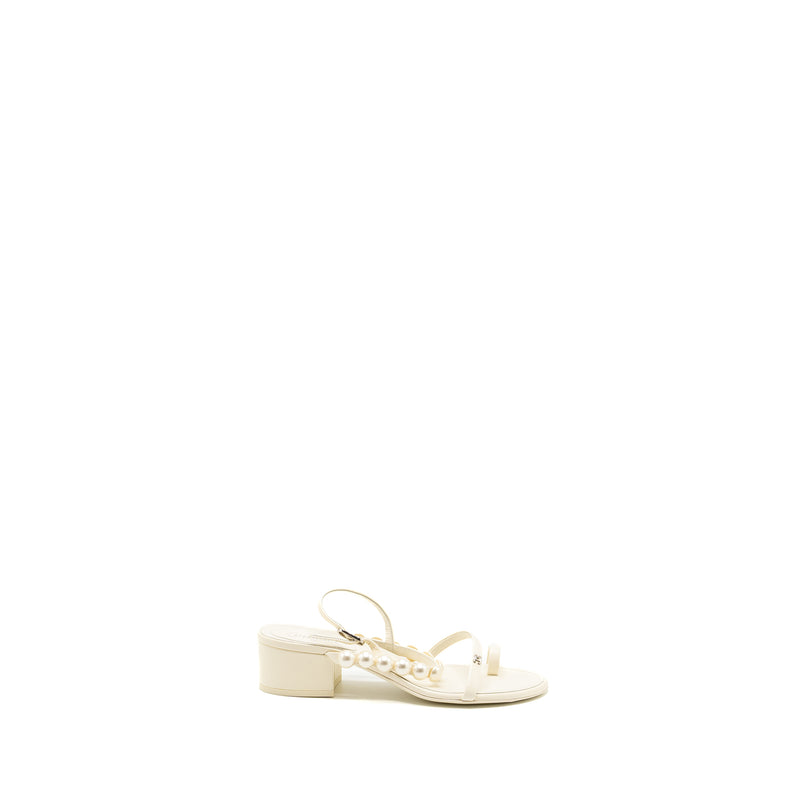 Chanel Size 38.5 Pearl Sandal Leather White SHW