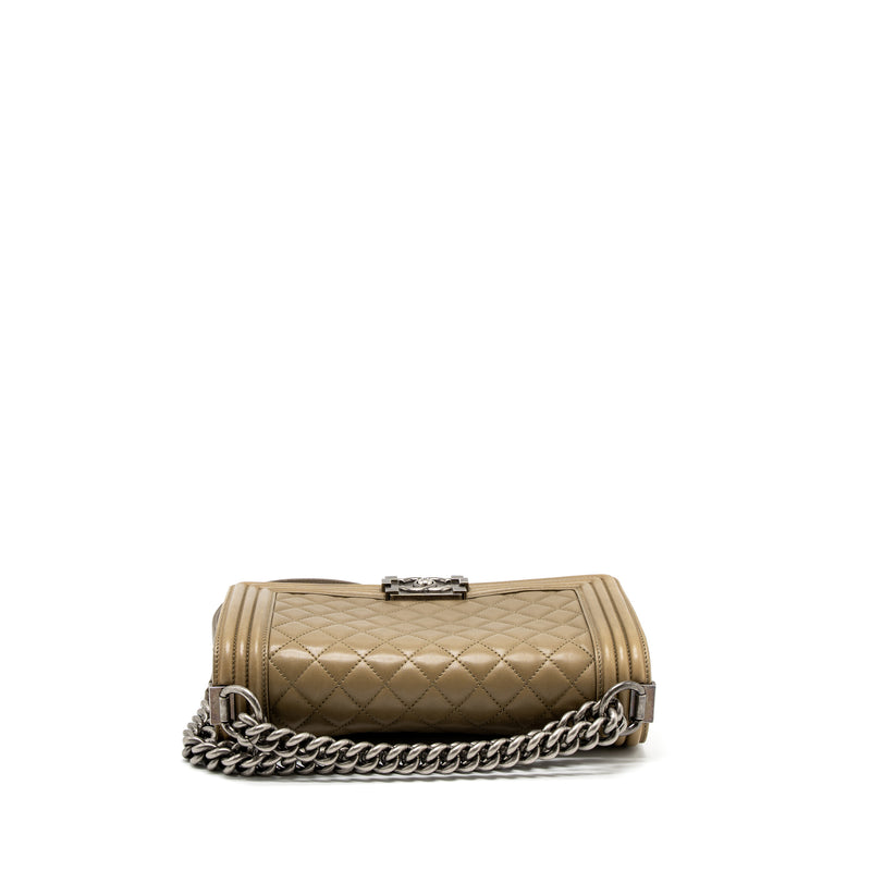 Chanel boy bag discount khaki