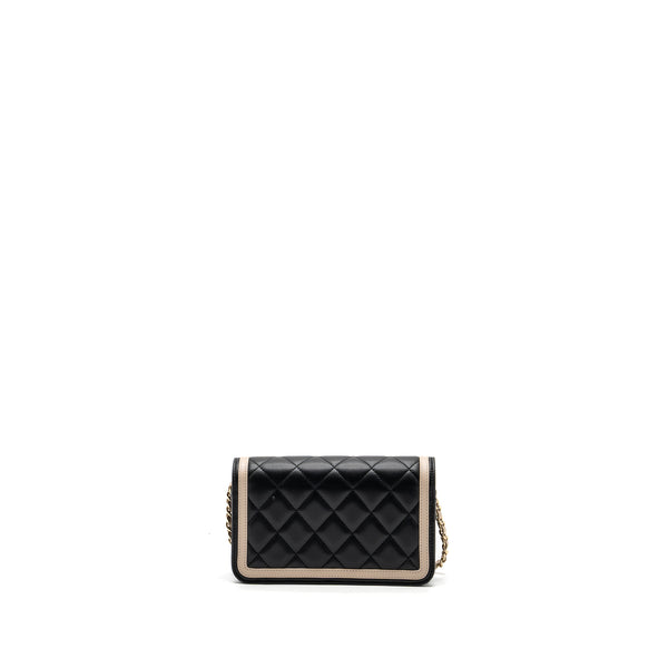 Chanel 23B Flap Phone Holder Lambskin Black/ White LGHW (microchip)